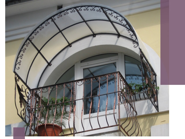 Козырьки над балконом в Ростове — изготовление и монтаж